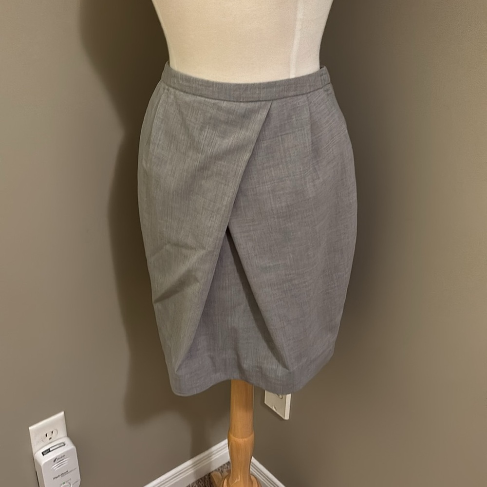 Talula Babaton Grey Skirt Size 4